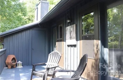 Connellys Springs Condo | *NEW LISTING* Remote mountaintop condo 10 minutes from South Mountain State Park
