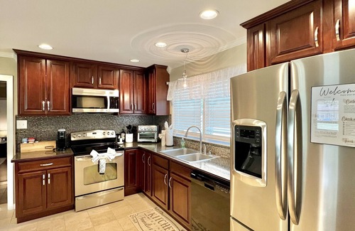 Open Gates House | NEW Listing. Remodeled 4 bed 2 bath. clean & comfortable