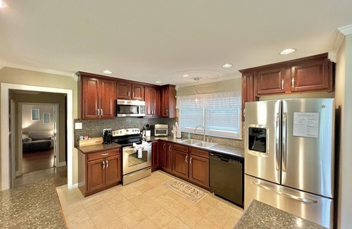 Open Gates House | NEW Listing. Remodeled 4 bed 2 bath. clean & comfortable