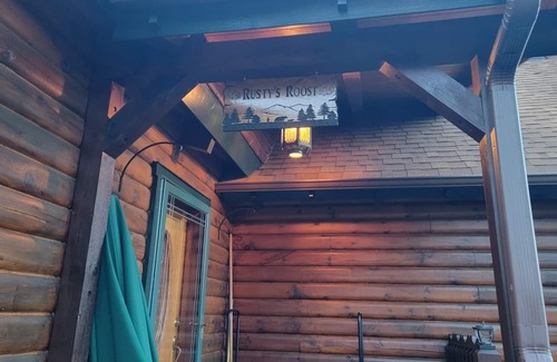 Newland Cabin | *NEW LISTING* River Front Cabin Near Linville Falls/Winery Sleeps 16