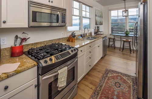 Saddle Ridge Ski Chalet | *New Listing* Ski-In/Ski-Out Chalet w/Private Hot Tub