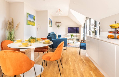 Torquay Apartment | New Listing! South Devon Coastal Apartment with Sea Views & Parking