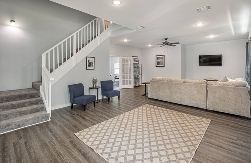 Highland Park House | New Listing! Spacious 4 BDRM Home W/Pool Mins To DT/Riverwalk!