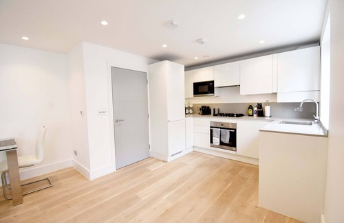 Ealing Apartment | New Listing (Stunning One Bedroom Apartment By Ealing Studios)