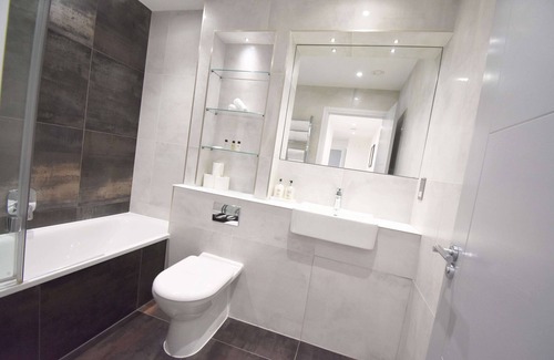 Ealing Apartment | New Listing (Stunning One Bedroom Apartment By Ealing Studios)
