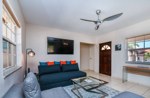 Boroncana House | NEW Listing* Stunning Villa with Resort-style Backyard