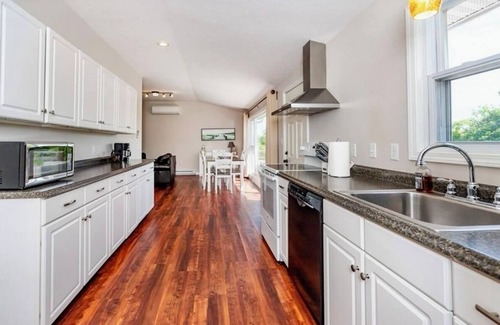 Point Judith House | New Listing! Walk to Beaches, Point Judith, AC, WiFi, Fire Pit, Outdoor Shower