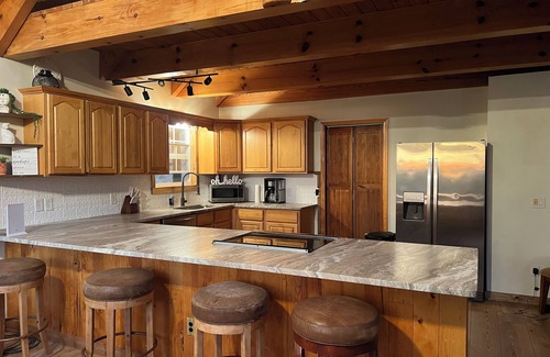 Kyle Ski Chalet | New Listing! Wander the Mtns-Off The Beaten Path Chalet- in Nantahala AC, WiFi