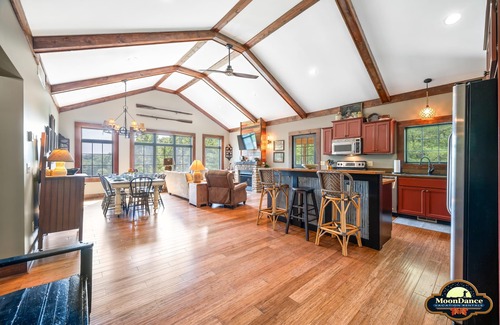 Gnaw Bone Cabin | New log cabin on 52 acres, pet-friendly!