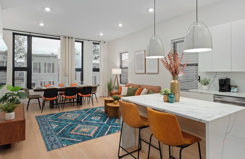 West Side House | NEW Lux Modern GEM+Parking+Yard+Gameroom near NYC!