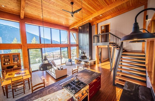 Nelson Ski Chalet | NEW Luxe Modern Timberframe - Iconic Panorama Views w/Air-Con