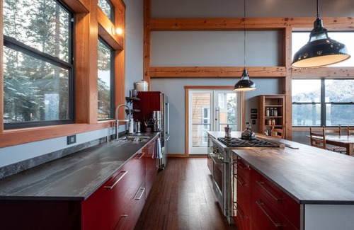Nelson Ski Chalet | NEW Luxe Modern Timberframe - Iconic Panorama Views w/Air-Con