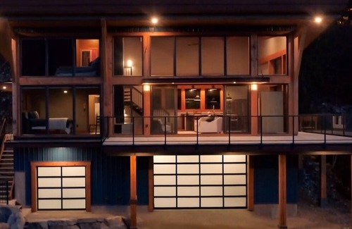 Nelson Ski Chalet | NEW Luxe Modern Timberframe - Iconic Panorama Views w/Air-Con