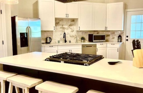 Greater Heights Villa | New Luxurios & Modern 3 BR Villa in the Heights