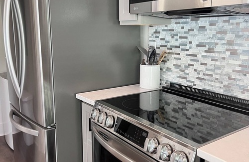 Auburn Cottage | New Luxury 1BR Cottage in Downtown Auburn!