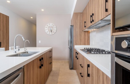Las Glorias Condo | New Luxury 3BD Oceanfront condo at Harbor 171 3BD Condo for rent in North Hotel