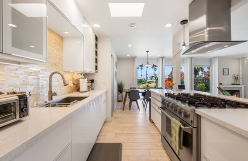 Palm Desert House | New luxury 3bed 3bath El Paseo golf course pool home! Book Oct or Dec now!