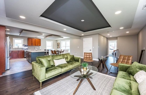 West Central Condo | New! Luxury 3BR 3BA Downtown Fort Wayne Condo with Massage Chair, WiFi&Parking
