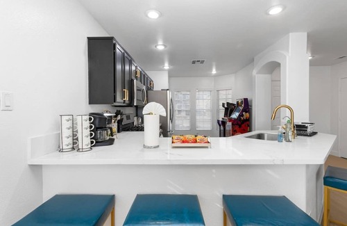 North Las Vegas House | NEW Luxury 4BR Home with Pool/Spa, Arcade & MORE