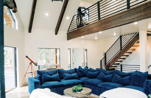Duck Creek Village Ski Chalet | New! Luxury Chalet Hideaway in Charming Mountain Town
