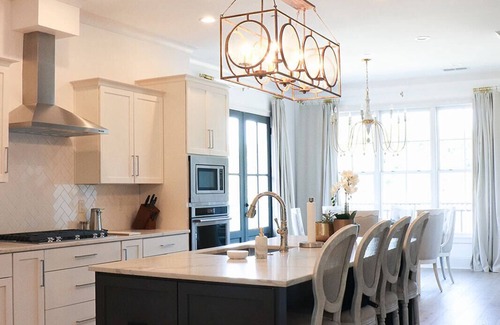 Oxford Condo | New luxury condo walking distance to the historic Oxford square.
