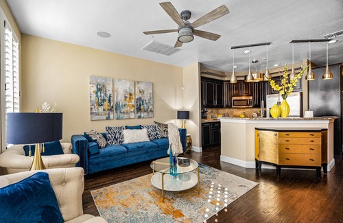 Legacy Park House | "New" Luxury & Highly furnished upscale w Patio, Garage & fireplace.