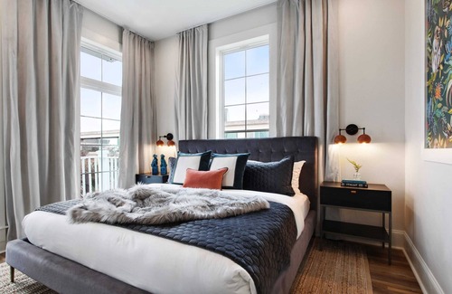 Faubourg Lafayette Hotel | New Luxury Home | Shared Pool