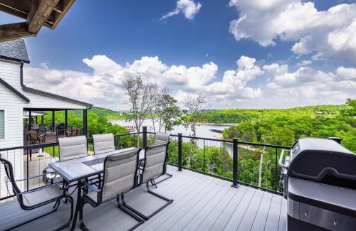 Kimberling City House | NEW! Luxury Lakefront Villa with Tons of FREE Amenities!
