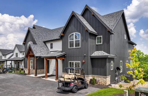 Kimberling City House | NEW! Luxury Lakefront Villa with Tons of FREE Amenities!