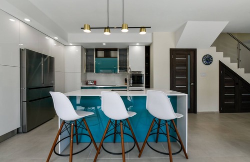 Gold Coast House | New Luxury/Modern 3BD/3.5BATH with *PRIVATE POOL*