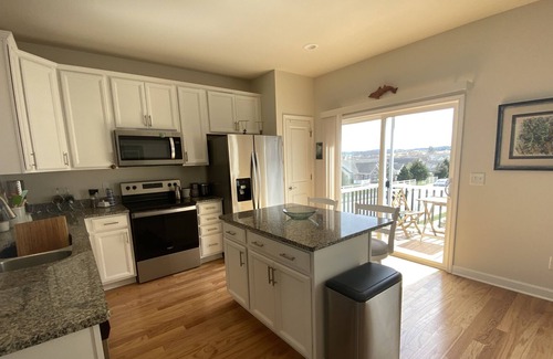 Christiansburg House | New Luxury Townhome Minutes from Virginia Tech