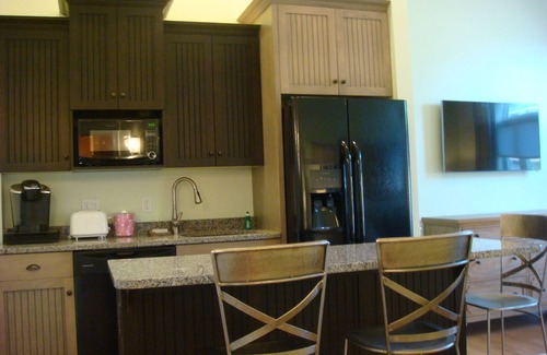 Kennebunk Condo | NEW LUXURY TWO-BEDROOM CONDOMINIUM WITH IN TOWN LOCATION & HALF MILE FROM BEACH
