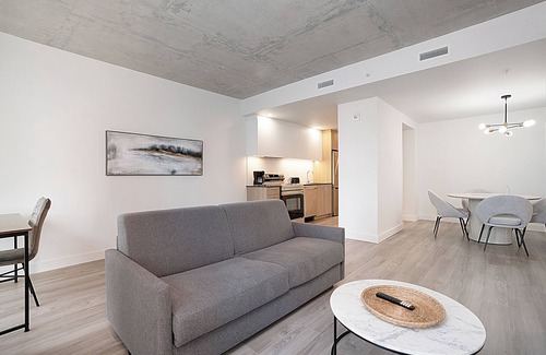 Quartier des Spectacles Apartment | New Luxury Unit in Heart of MTL 701 | Metro access