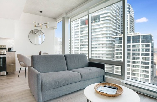 Quartier des Spectacles Apartment | New Luxury Unit in Heart of MTL 908 | Metro access