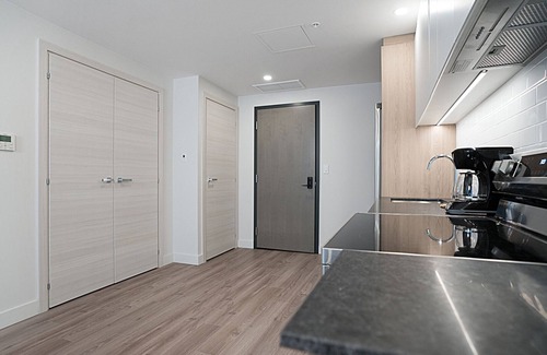 Quartier des Spectacles Apartment | New Luxury Unit in Heart of MTL 912 | Metro access