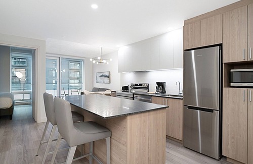 Quartier des Spectacles Apartment | New Luxury Unit in Heart of MTL 813 | Metro access