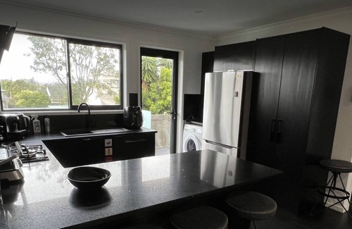 Auckland House | New lynn dream guest house