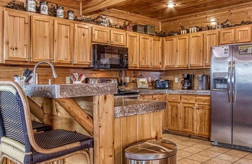 Sevierville House | NEW Majestic 5 Star Amazing View Pool hot tub