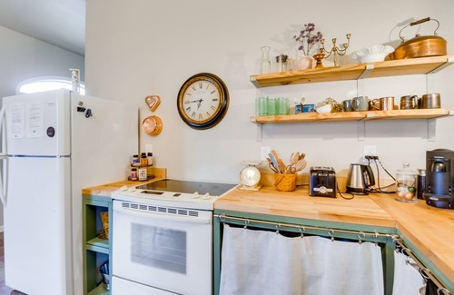 New Market Apartment | New Market Apartment: 6 Mi to Shenandoah Caverns!
