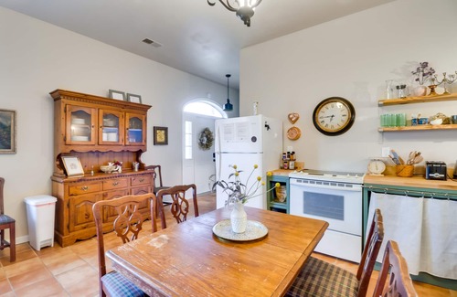 New Market Apartment | New Market Apartment: 6 Mi to Shenandoah Caverns!
