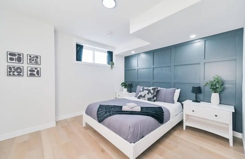 Calgary House | New! Min to Airport | Modern Private Suite