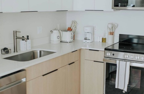 Downtown Salt Lake City Apartment | NEW Minimalist & Clean Apt in Downtown SLC