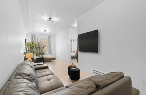 La Petite-Patrie Apartment | New Modern 2bdr Apartment in Little Italy Unit 202