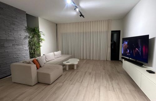 Washington Villa | New Modern 3BR Villa Pool Fully AC