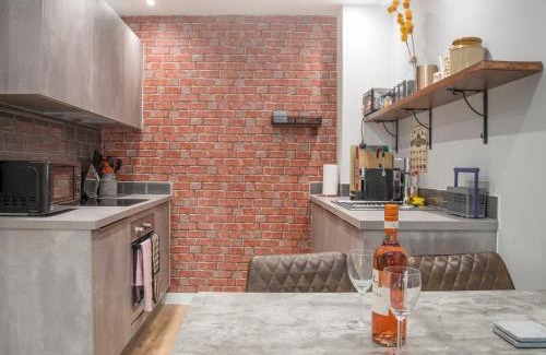 Cardiff City Centre Apartment | New modern Apt in the City & close to Stadiums