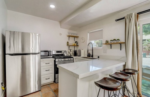 Middletown Apartment | New Modern Condo in The Hills! Sleeps 2-4 - Only 5 min to Little Italy