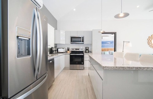 Avellanas Beach House | New modern home in the heart of Playa Avellanas