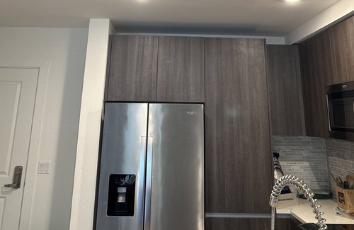 Warner Center Apartment | New Modern Escape