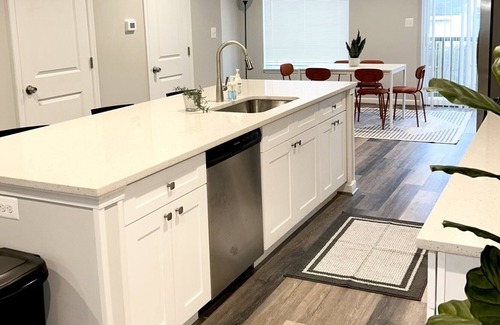 Marley House | New Modern Home near BWI/Annapolis w/ King Bed