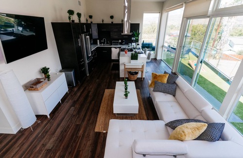 Simi Valley House | New Modern Home w/Patio Deck View - Close To Beach